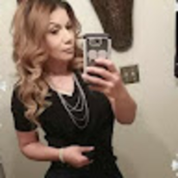 Meet your Posher, Rosanna - Picture 1 of 1